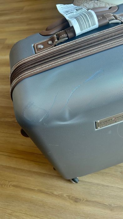 Walizka na kółkach Tommy Hilfiger