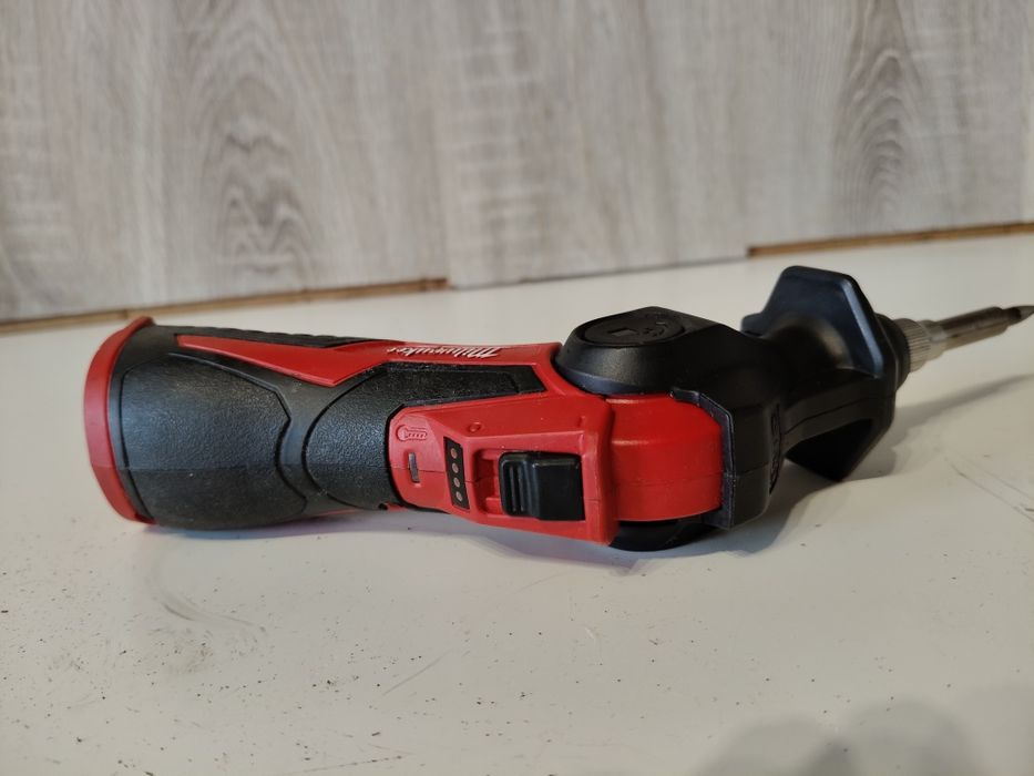Lutownica  akumulatorowa Milwaukee M12  SI 12v