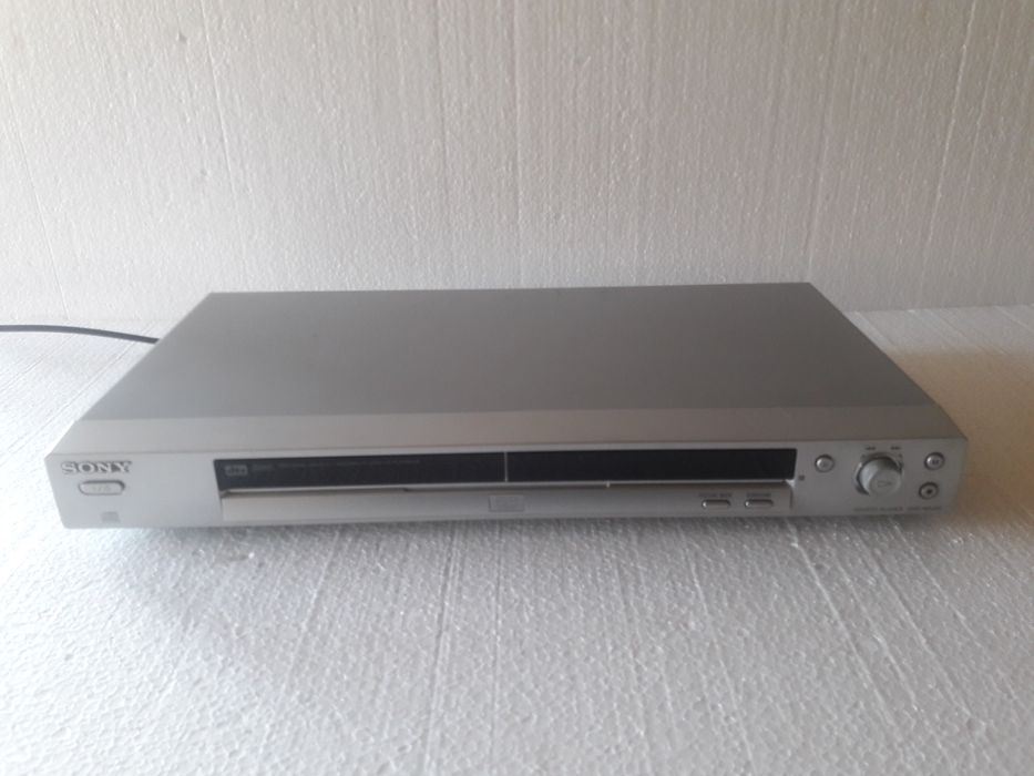 DVD плеер бывший в употреблении