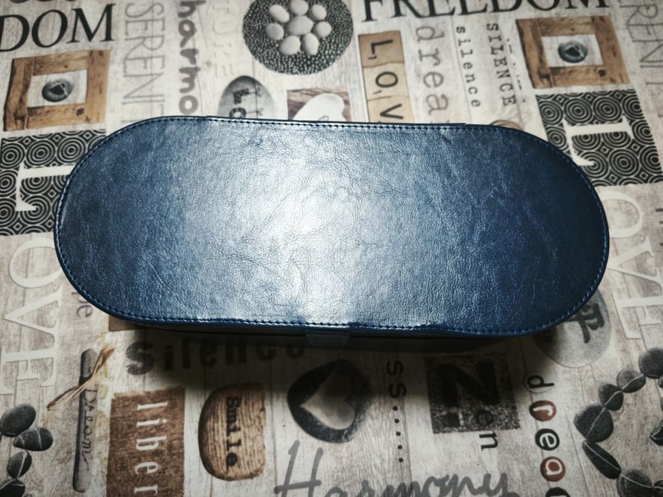 Mala de transporte e 5 adaptadores novos para secador