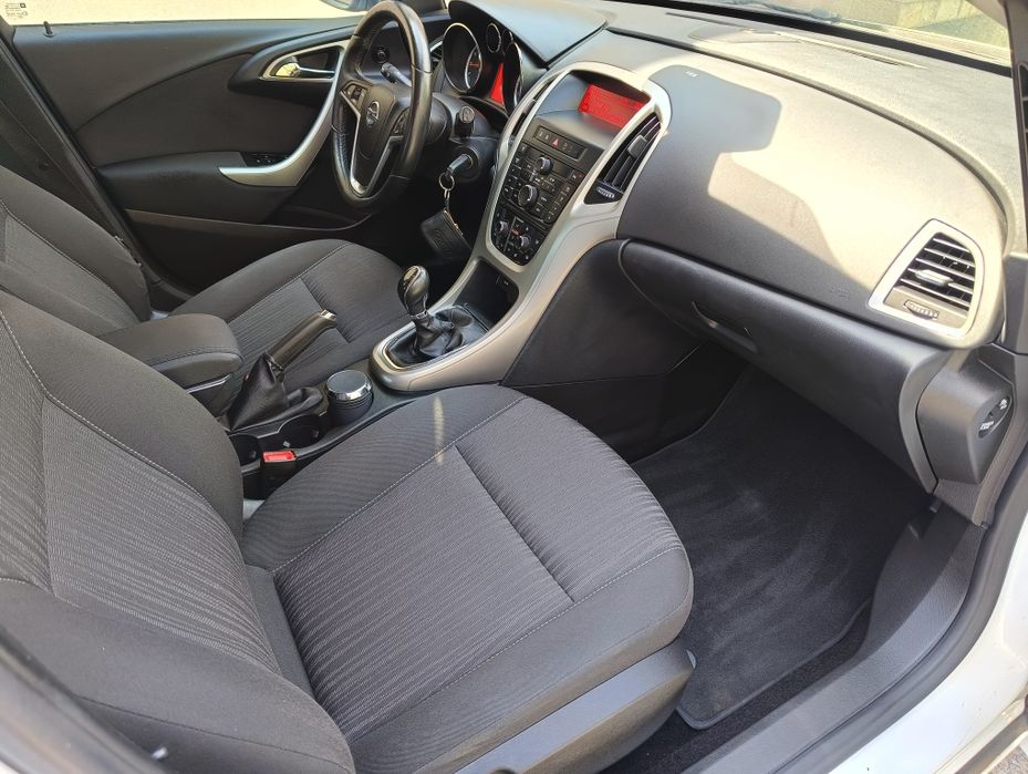 Opel Astra J 1.6 115 KM benzyna hatchback
