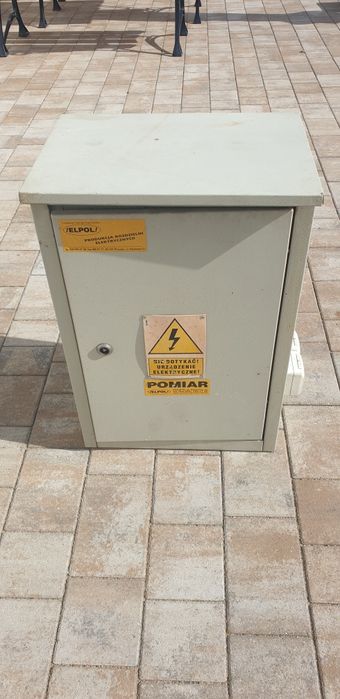 Skrzynka elektryczna budowlana