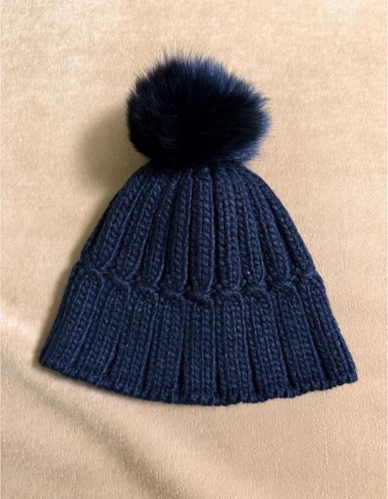 Шапка женская новая с натуральным бубоном