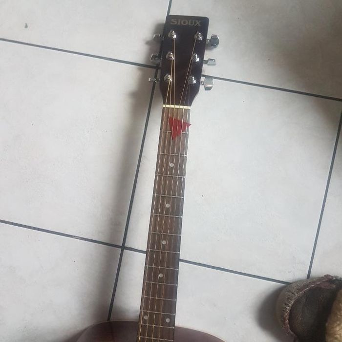 Sprzedam gitarę akustyczną