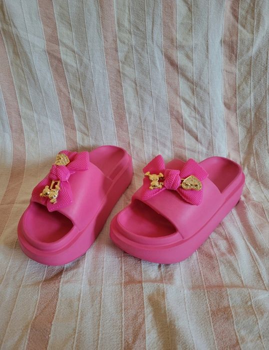 Chinelos abertos/slide 40-41