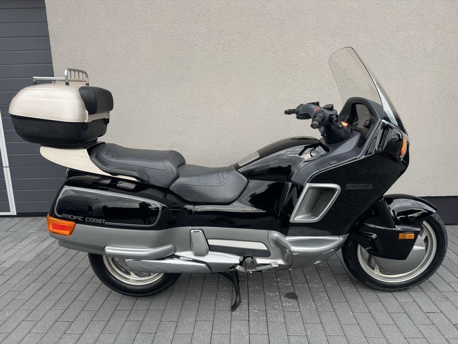Honda PC800 Rezerwacja
