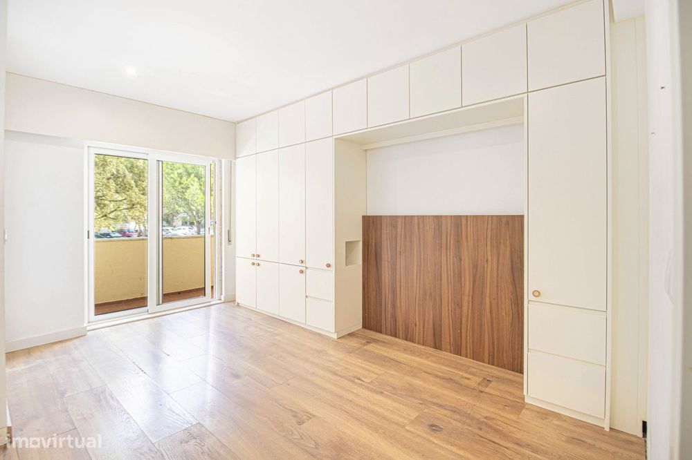 Apartamento T3+1 em Carnaxide
