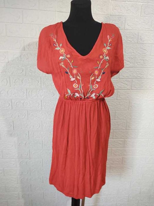 Sukienka rozmiar m nowa cena 28 zł