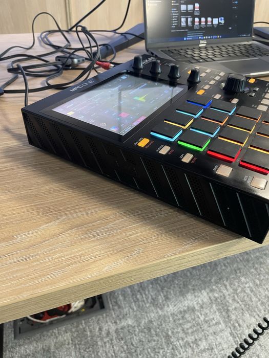 Akai mpc one (nie plus )
