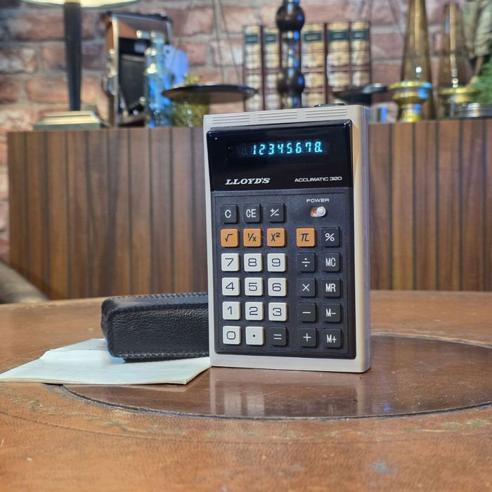 Kalkulator Lloyd’s Accumatic 320  retro z Japonii
