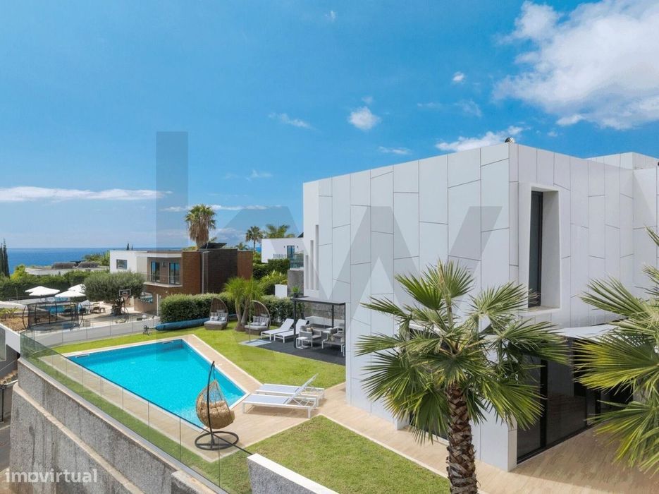 Diamond House | Moradia T4 com Piscina e Vista Mar – Funchal