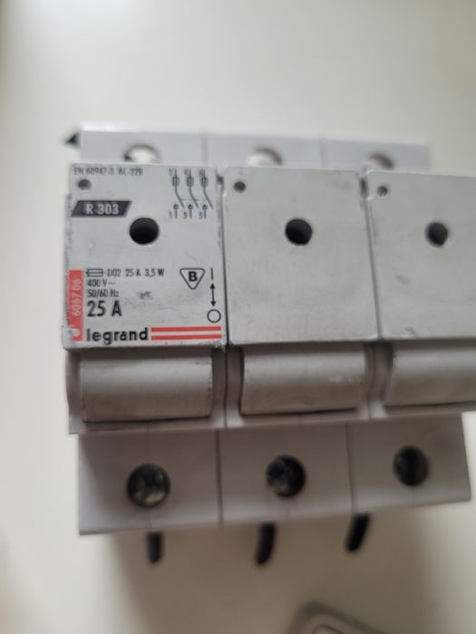 Rozłącznik bezpieczn. 35A 3 bieguny LEGRAND 1szt