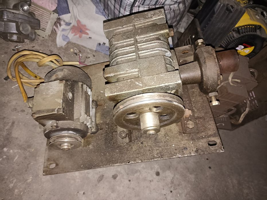 Редуктор с двигателем