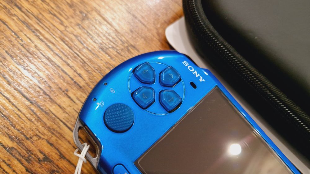 PSP Sony 3000 64гиг с играми 135шт