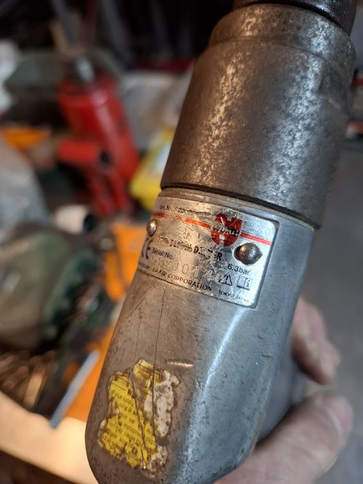 Berbequim a ar wurth avariada.  Para peças.