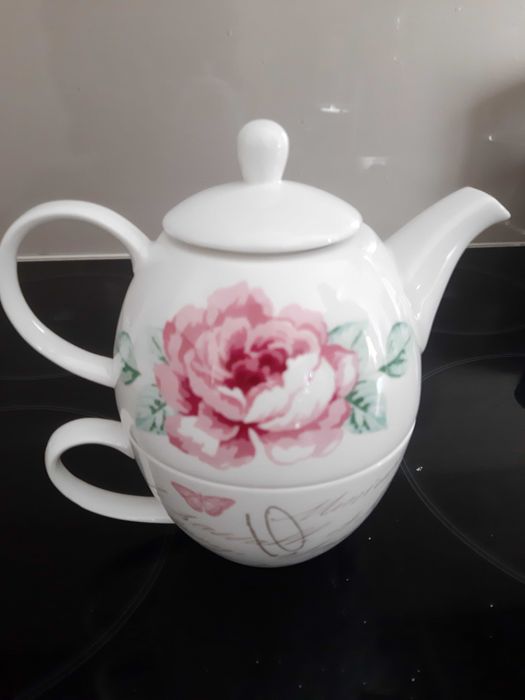 Arthur wood porcelana angielska. Dzbanek z filizanka