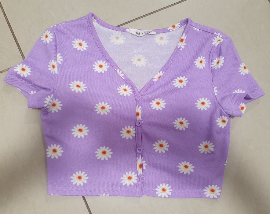 Koszulka crop top w stokrotki na 146-152 cm