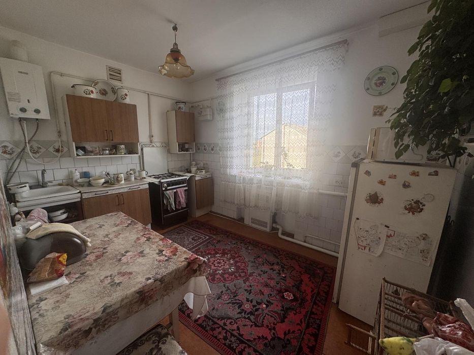 Продаж 3х кімн кварт 4/4 Чернівці вул.Заводська Садгора