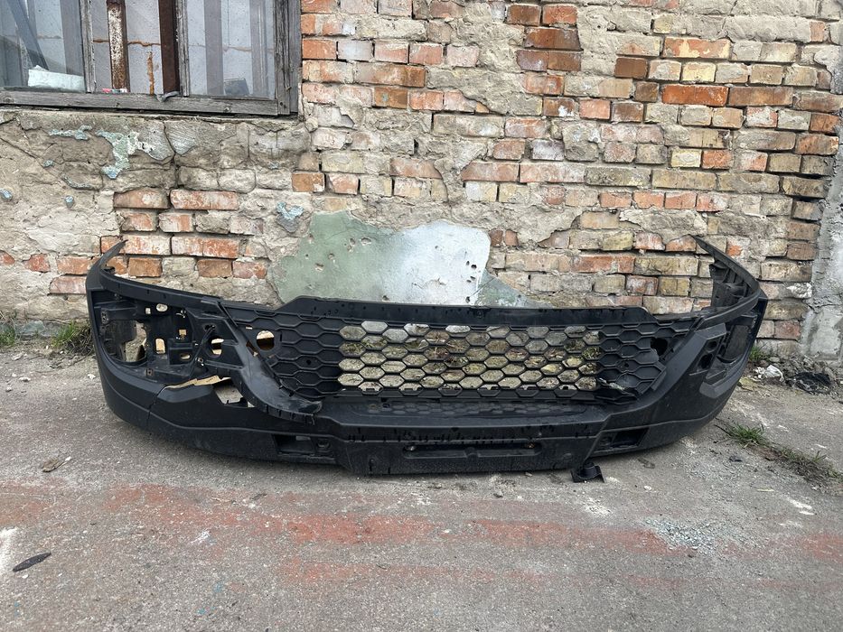 Бампер передній івеко дейлі 2016