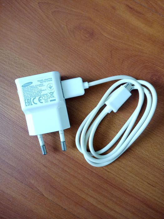Смартфон Самсунг j3 2016