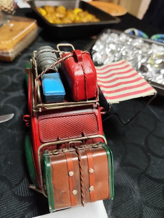 Carro antigo coleção mealheiro