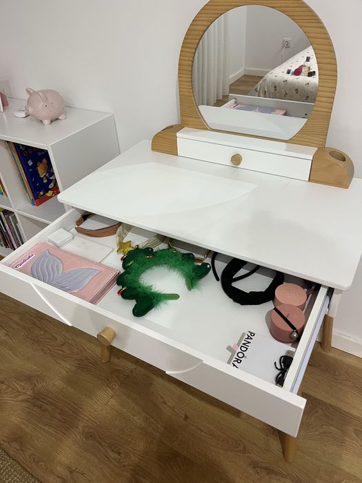 Toucador com espelho de criança