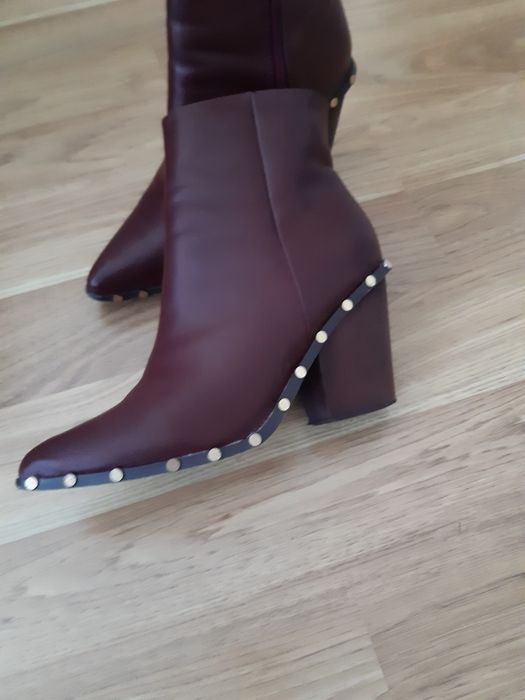Buty damskie bordo .