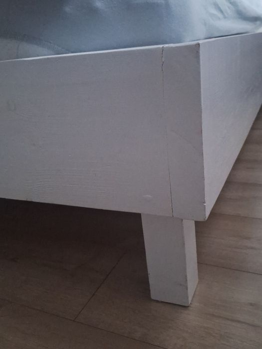 Rama łòżka z materacem