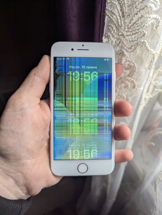Apple iPhone 8 (64gb) - опис