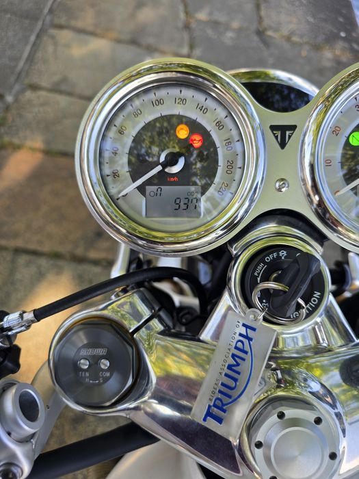 Triumph Thruxton 1200 R (2021) Apenas 1000 km