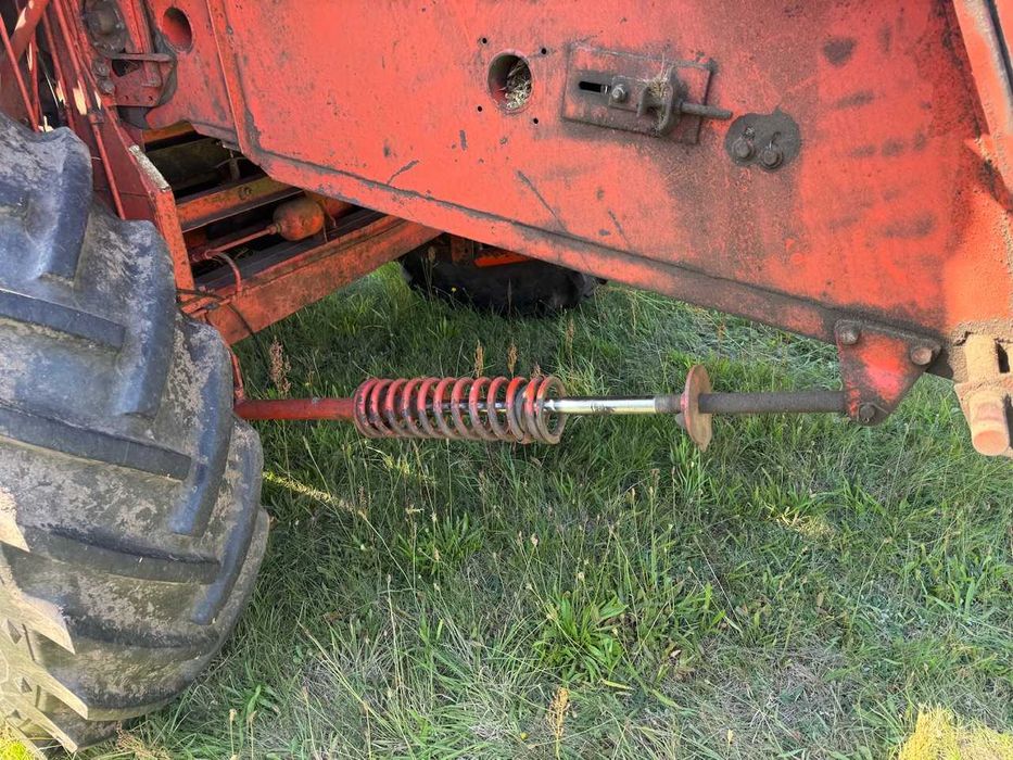 Siłownik podnoszenia heder kombajn Deutz Fahr M1300,1320 INNE