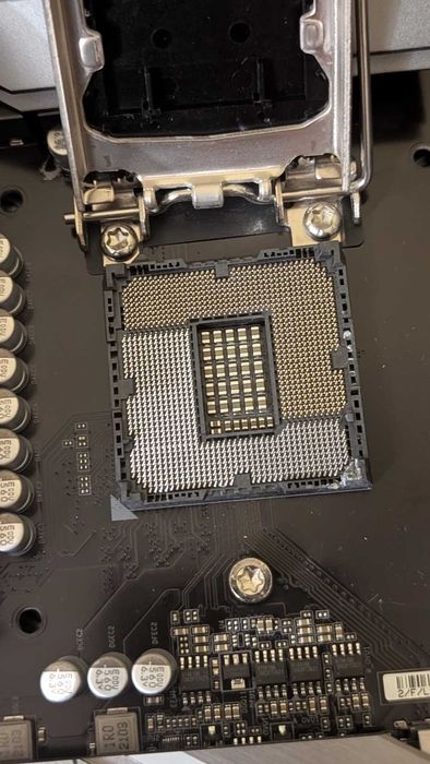 Комплект Intel Core 11700K + Gigabyte Z590 Gaming X - s1200