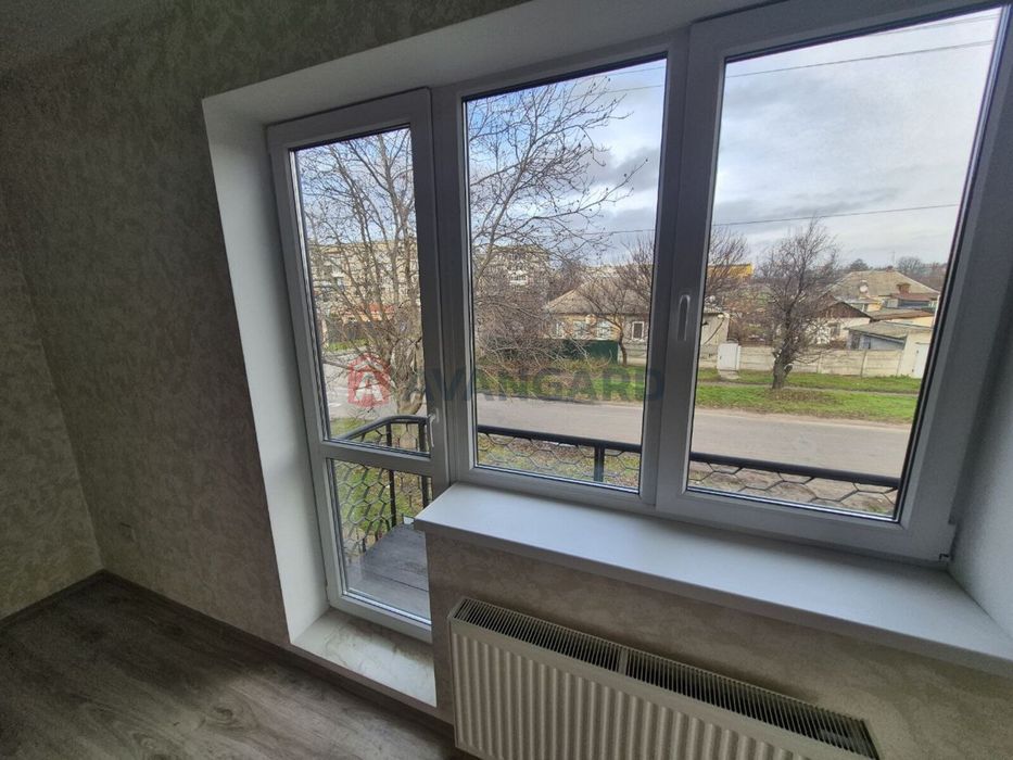 Продаж 2-поверхового будинку з ремонтом