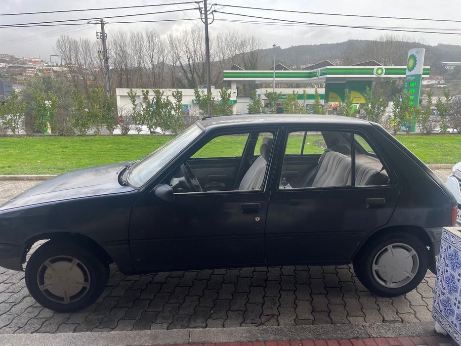 Peugeot 205 em bom estado