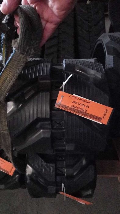 Гумова гусениця 300х52,5х84N   300/52.5/84N