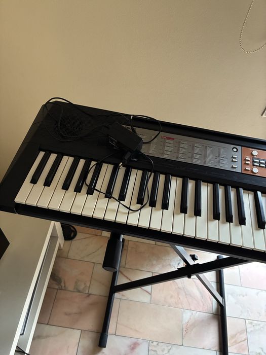Piano YAMAHA psr f50