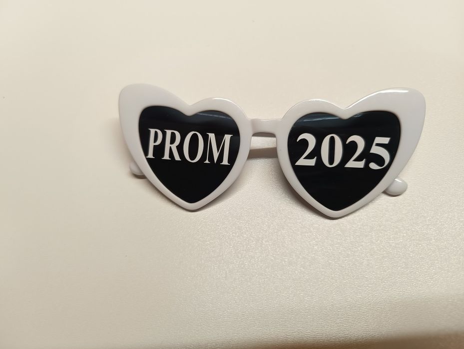 Okulary na studniowke z napisami Prom 2025