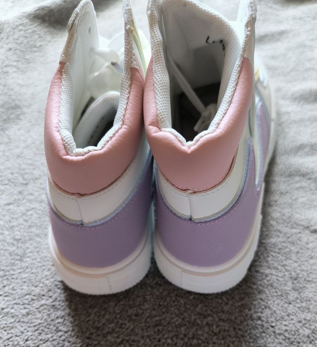 Sprzedam sneakersy Renee