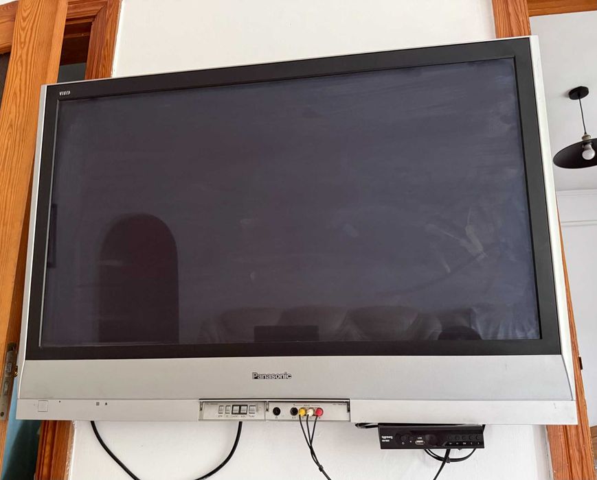 Продам плазмовий телевізор Panasonic Viera (модель TH-42PV60E)