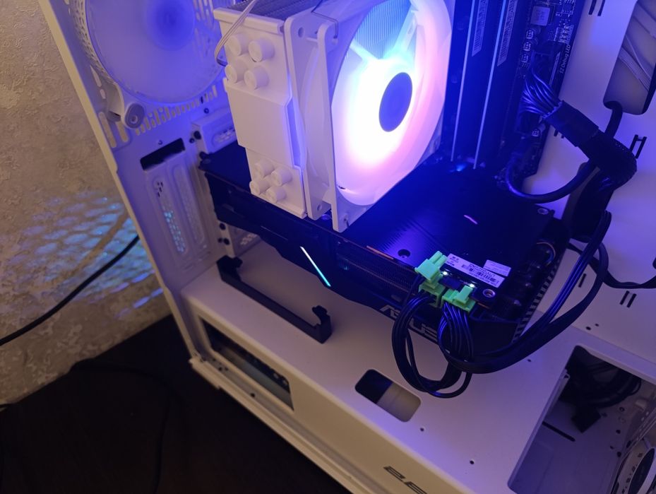 відеокарта RX 5700 XT