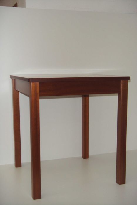 Mesa pequena 70 x 70 maciça