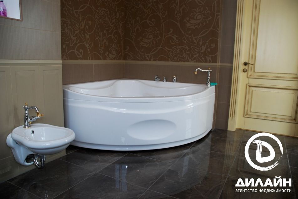 Двухэтажный, 3-х уровневый дом. Бабурка.