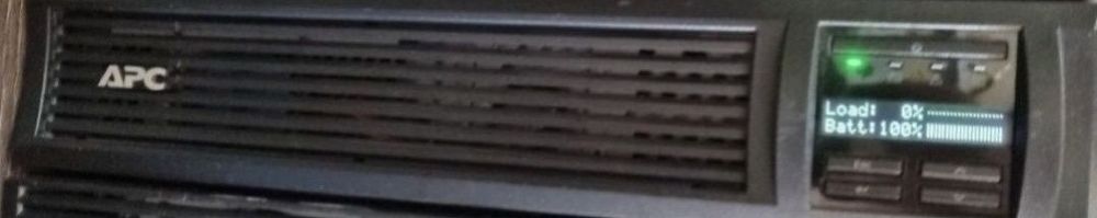 Zasilacz UPS APC SMT2200RMI2U, Nowe akumulatory !