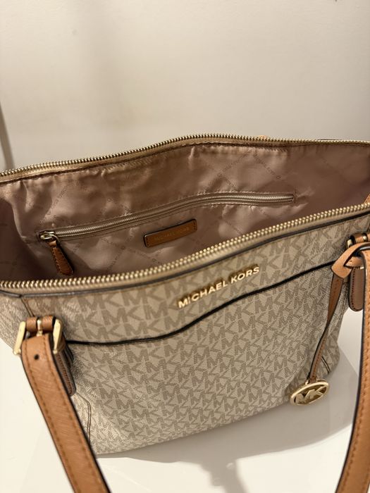 Mala Michael Kors