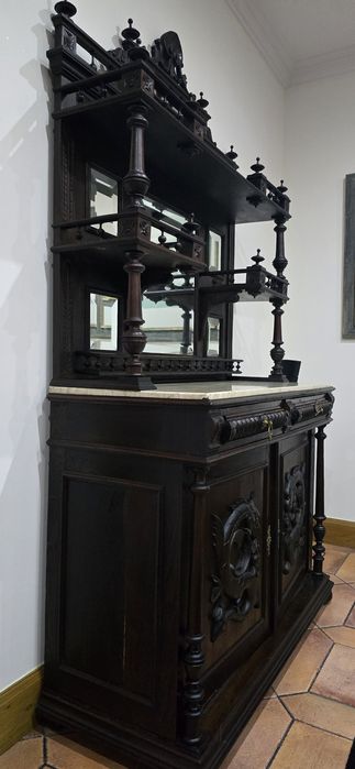 Lindíssimo móvel louceiro antigo.