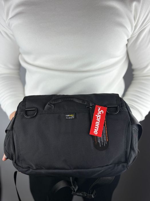 Сумка через плече/на пояс Supreme Cordura SS20 у чорному кольорі.