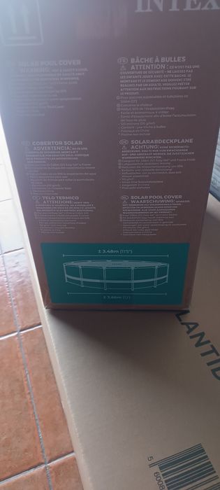 Protetor solar piscina