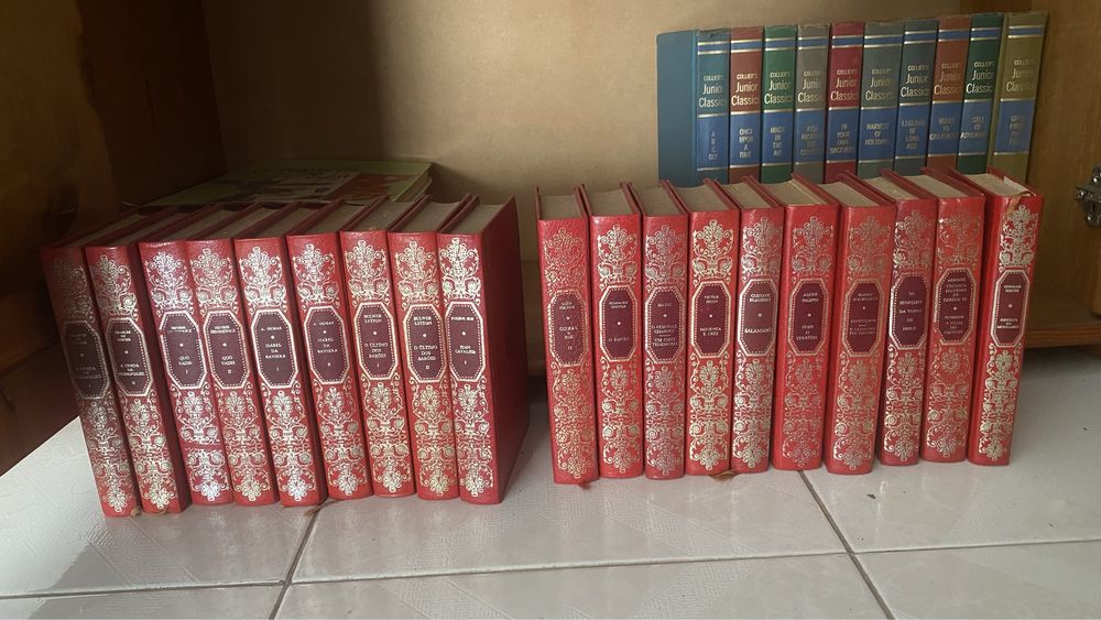 Livros e coleções em Português e Inglês