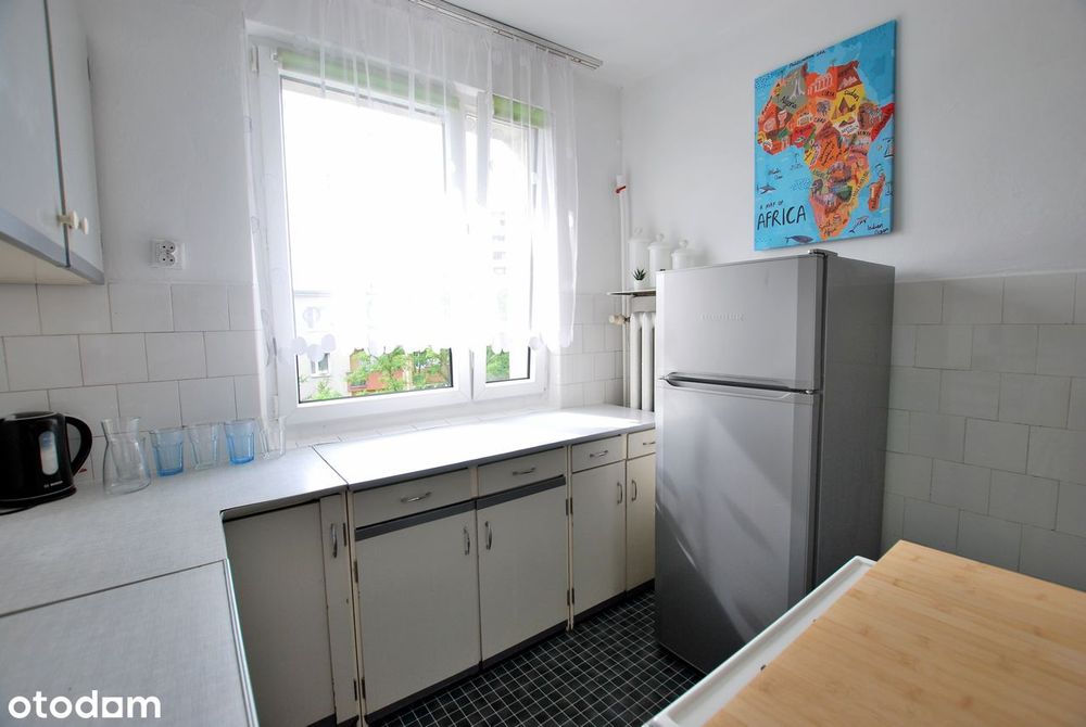 Os. Albertńskie, 2 pokoje, osbna kuchnia, balkon, piwnica.