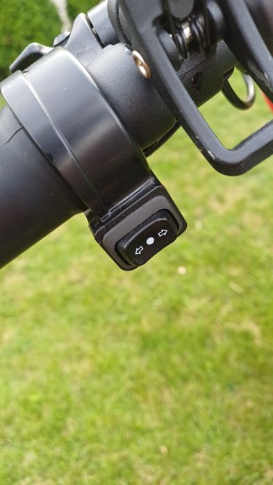 Japońska hulajnoga elektryczna SHARP EM KS4ceu b czarna